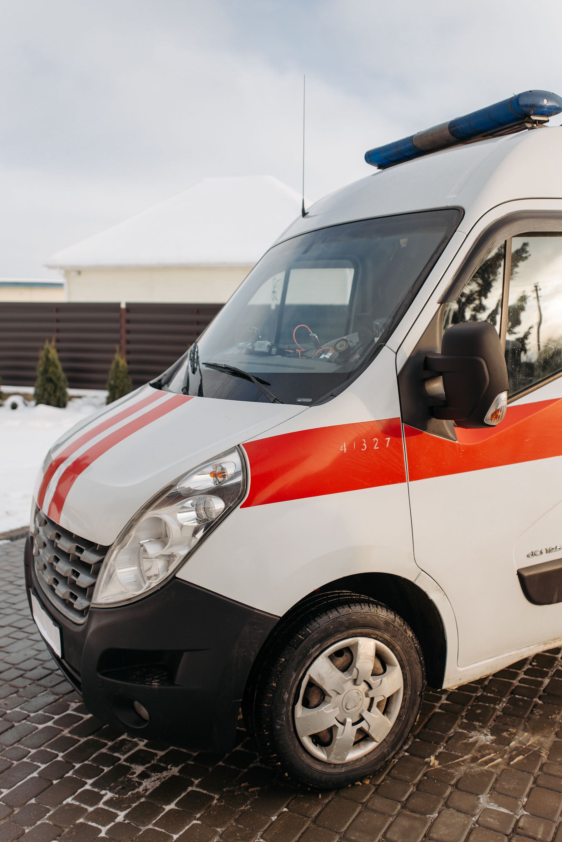 Ambulancia de emergencia preparada para brindar atención prehospitalaria